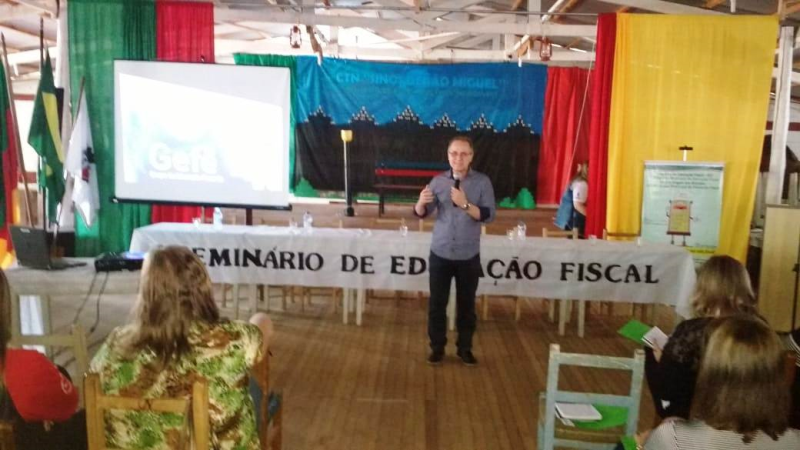 FUNCIONÁRIOS DA PREFEITURA PARTICIPAM DE SEMINARIO DE EDUCAÇÃO FISCAL